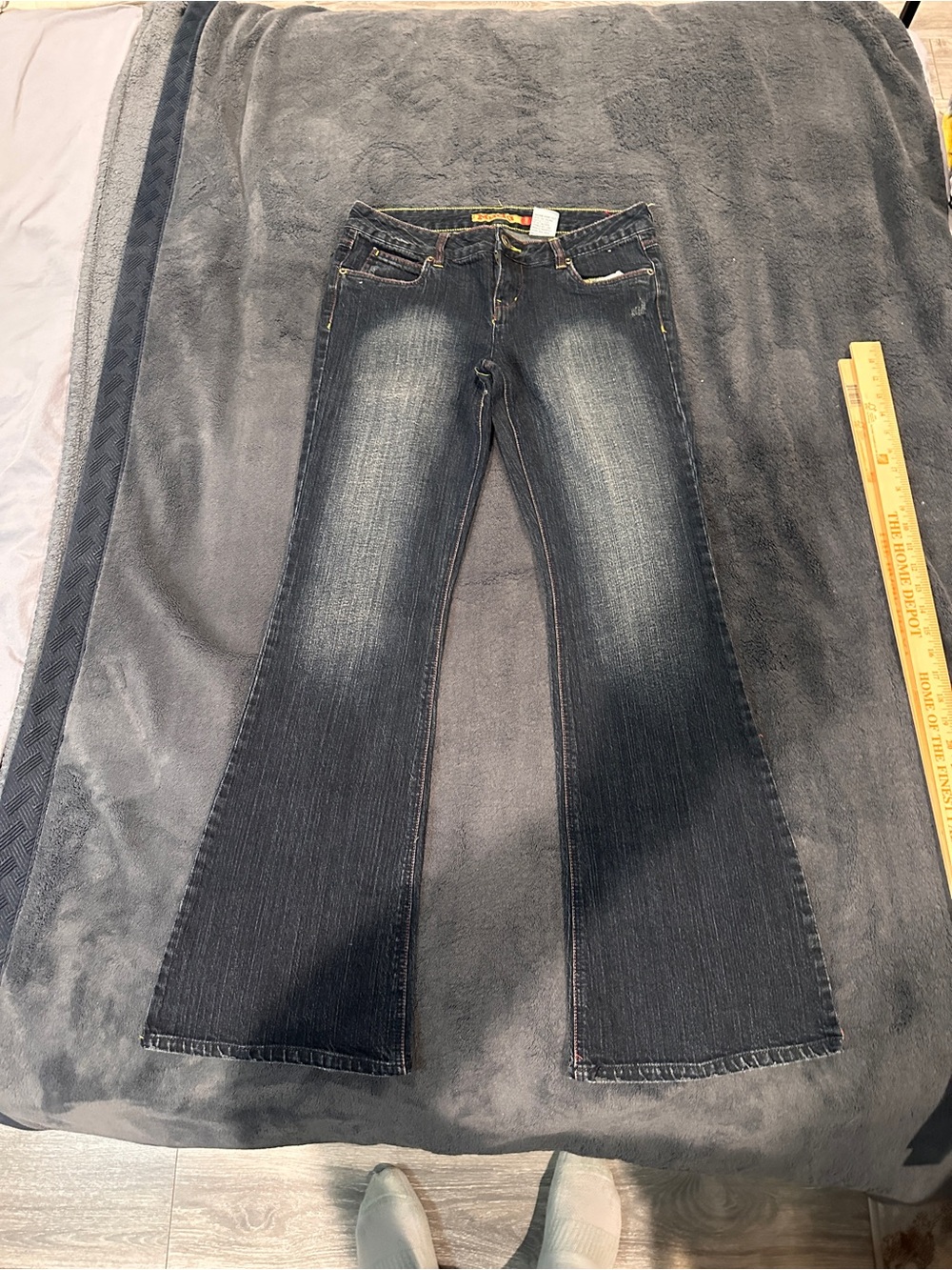 Mudd Women's Vintage Y2K Flared Jeans Dark Wash Denim Size 11 Pre-Owned